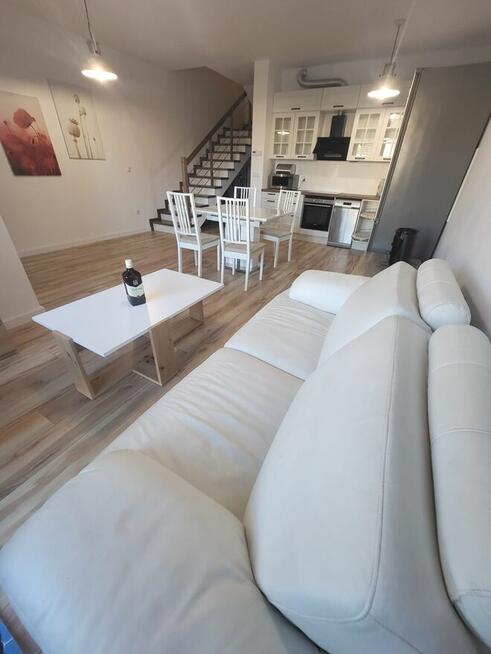 Stylowy apartament z widokiem na Sky Tower Wrocław