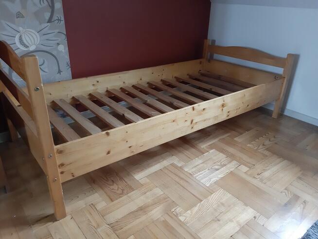 Łóżko ze stelażem drewniane