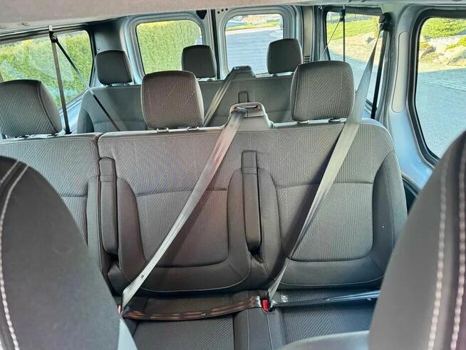 Wynajem busa Wypożyczalnia Renault TRAFIC 9 osobowy z 2025