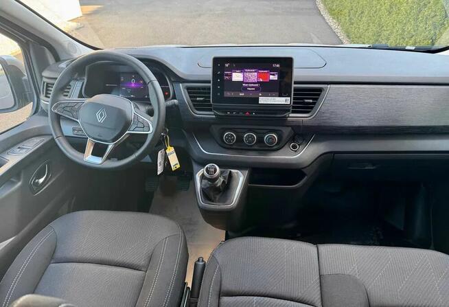 Wynajem busa Wypożyczalnia Renault TRAFIC 9 osobowy z 2025
