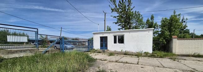 Biurowiec z halą magazynową 1000m2 STRYKÓW