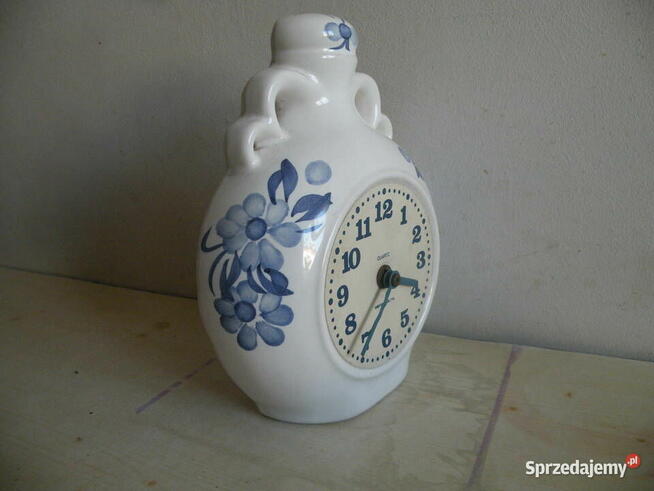 Zegar z PRL-u , Mera poltik