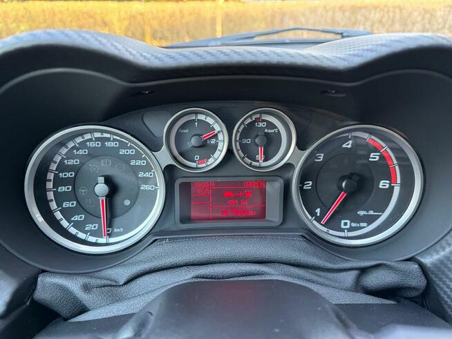 Alfa Romeo Mito, komplet nowych opon letnich i zimowych