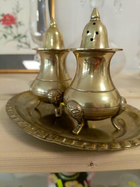 POZŁACANY ZESTAW PRZYBORNIKÓW