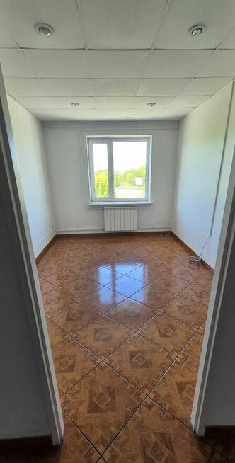 Biurowiec z halą magazynową 1000m2 STRYKÓW