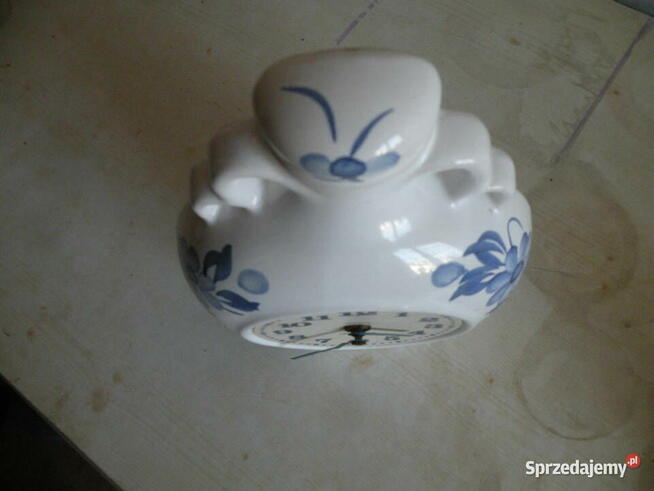 Zegar z PRL-u , Mera poltik