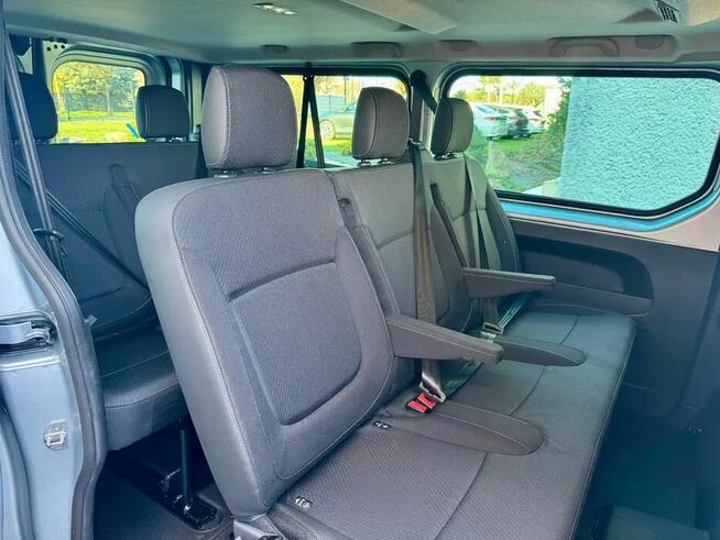 Wynajem busa Wypożyczalnia Renault TRAFIC 9 osobowy z 2025