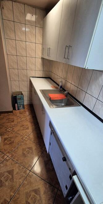 Biurowiec z halą magazynową 1000m2 STRYKÓW