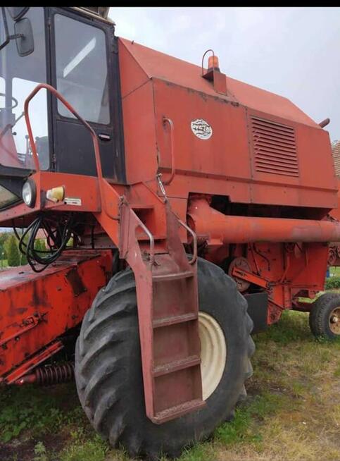 Kombajn zbożowy z przystawką