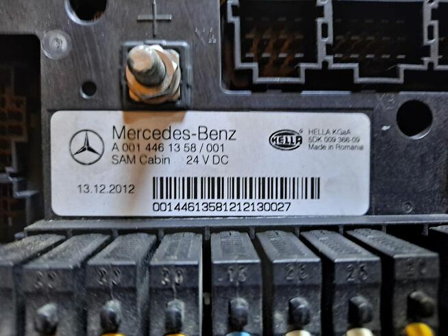 A0014461358 MERCEDES MP4 Skrzynka Modul Plyta bezpiecznikow