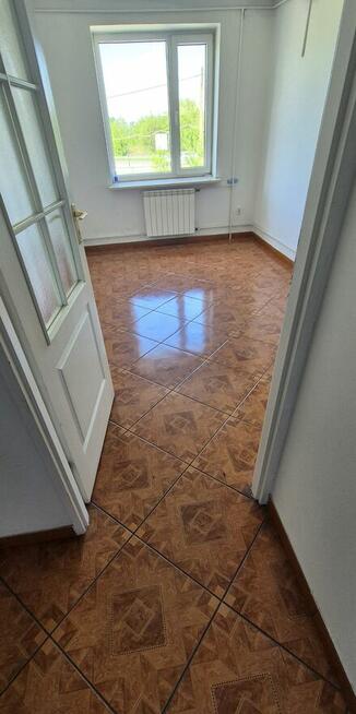 Biurowiec z halą magazynową 1000m2 STRYKÓW