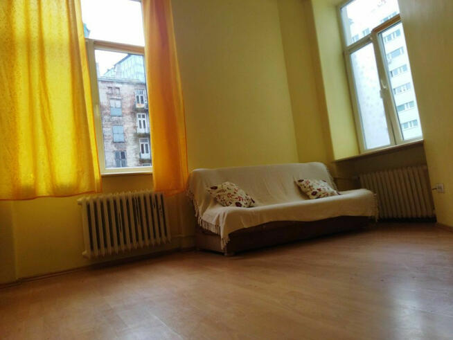 2 pokojowe mieszkanie w kamienicy na ul. Złotej w Warszawie