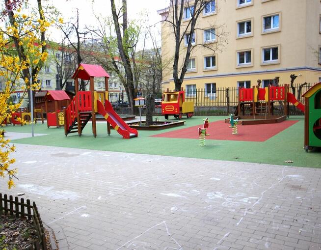 2 pokojowe, urządzone mieszkanie w kamienicy na Nowolipkach