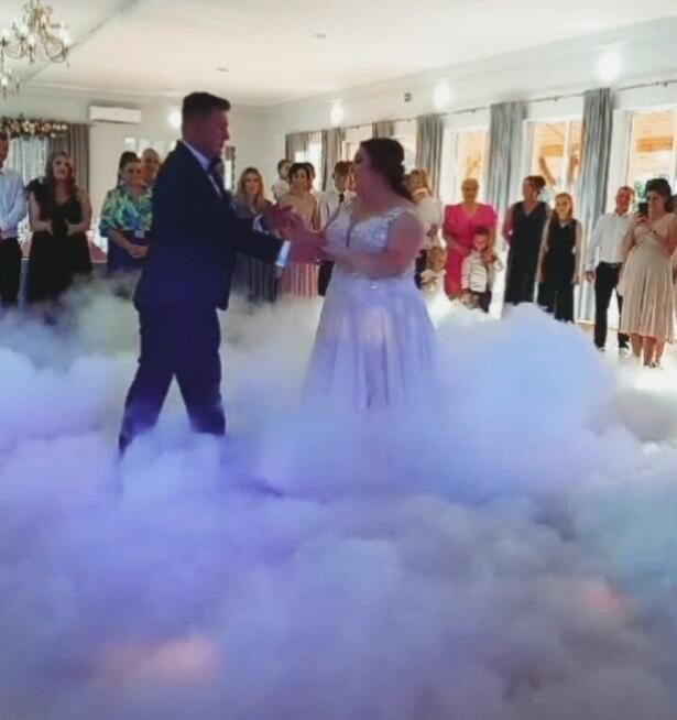 DJ / WODZIREJ NA WESELE, URODZINY , ciężki dym, napis LOVE