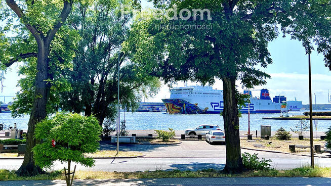 Okazja 2 pokoje z widokiem i balkonem na Port.