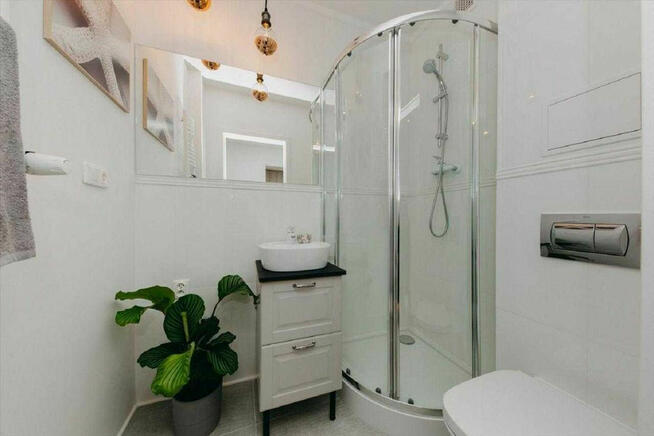 2 pokojowe, urządzone mieszkanie w kamienicy na Nowolipkach