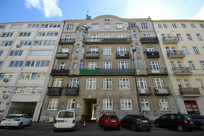 2 pokojowe mieszkanie w kamienicy na ul. Złotej w Warszawie