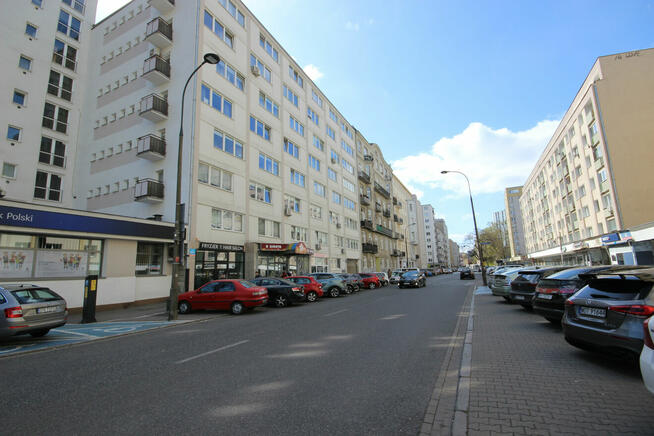 2 pokojowe mieszkanie w kamienicy na ul. Złotej w Warszawie