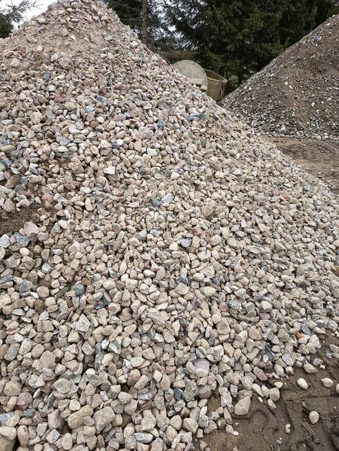 Piękny kamień do gabionów opaski ścieżki