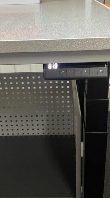 Stół do pakowania z elektryczną regulacją wysokości NOWOŚĆ