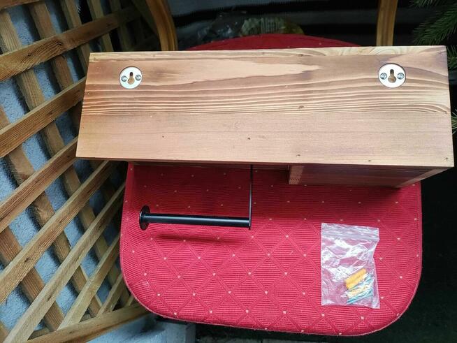 Uchwyt na papier toaletowy szafka brązowa z półka drewniana