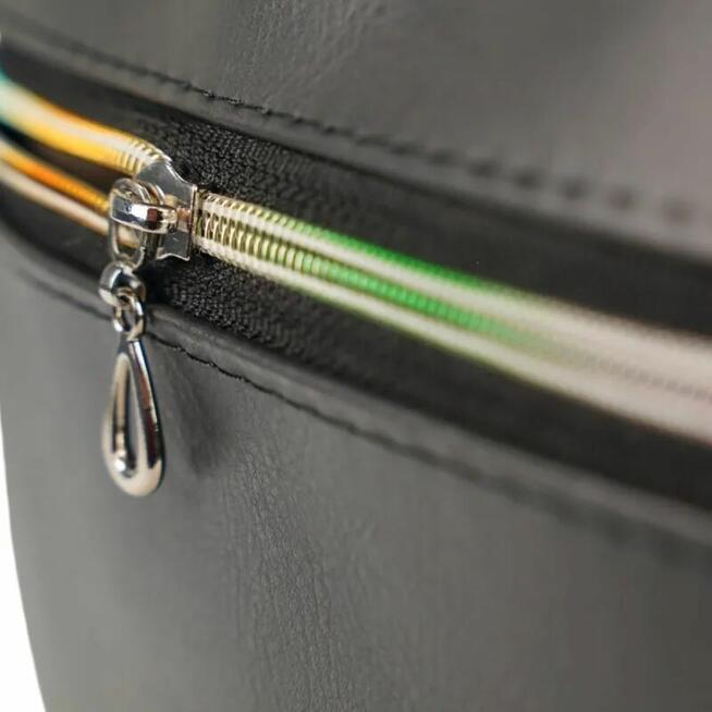 Torebka damska na ramię box prostokątny w Kwiaty - Czarna skóra eko