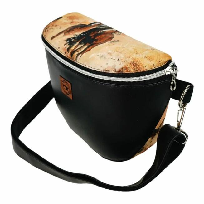 Duża Torebka Nerka Damska - Czarna i Konie w Galopie