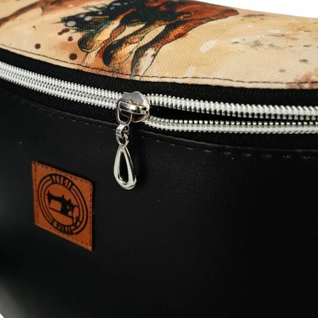 Duża Torebka Nerka Damska - Czarna i Konie w Galopie