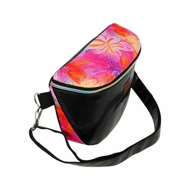 Czarna Nerka Kwiatowa – Elegancka Torebka Damska