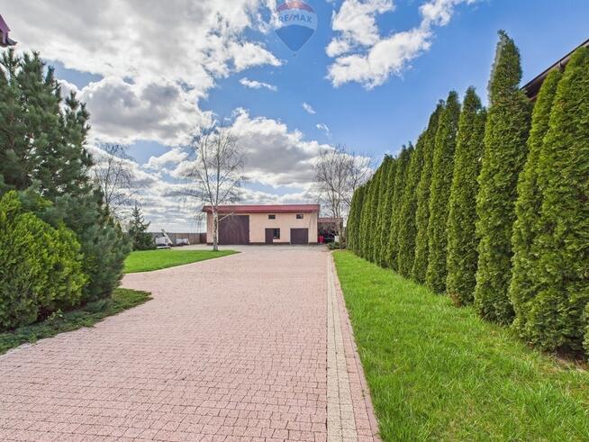 Dom do zamieszkania, duży garaż i działka