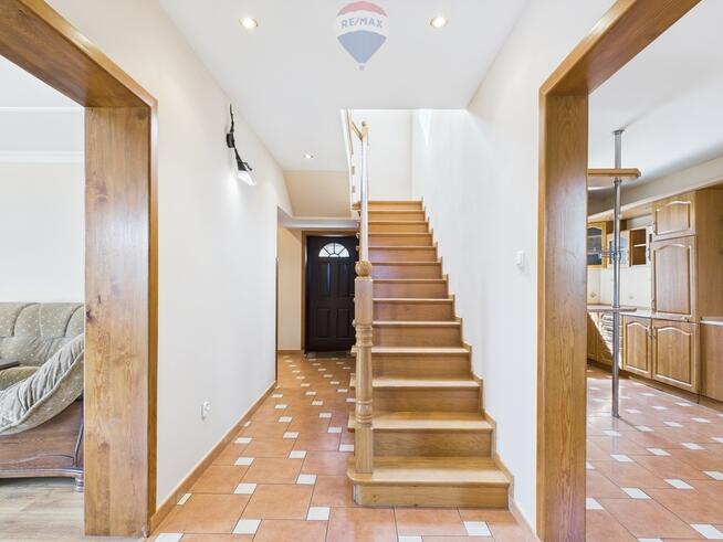 Dom do zamieszkania, duży garaż i działka