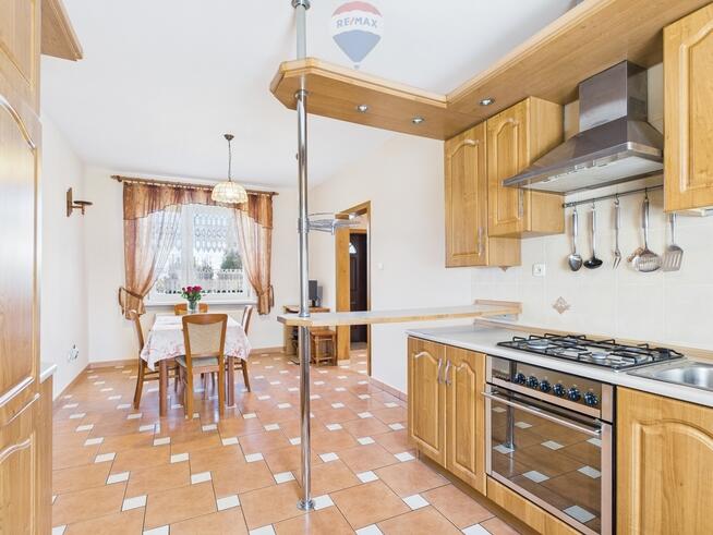 Dom do zamieszkania, duży garaż i działka