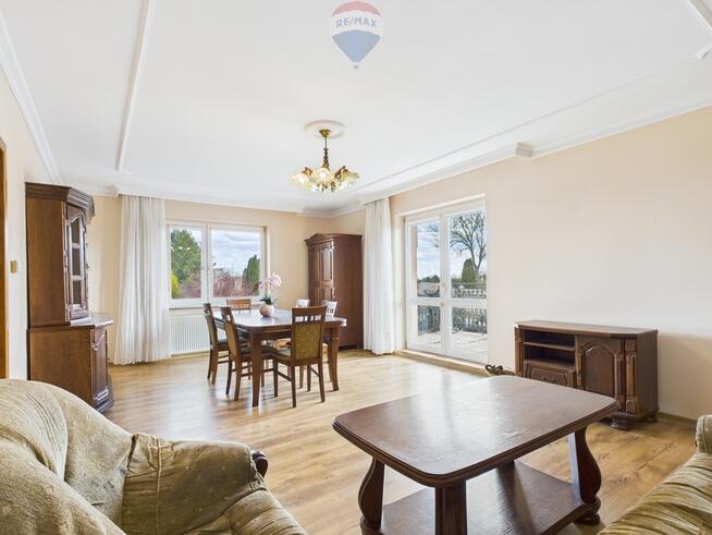 Dom do zamieszkania, duży garaż i działka