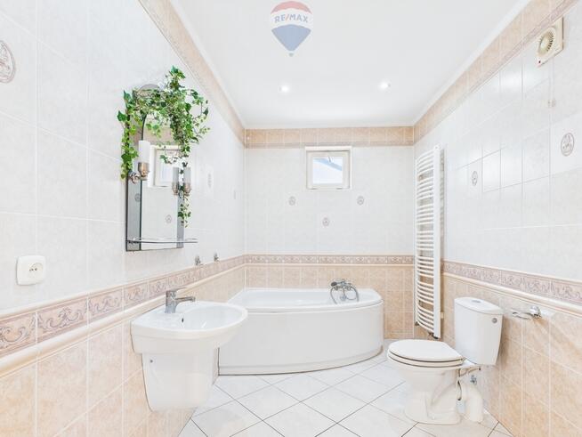 Dom do zamieszkania, duży garaż i działka