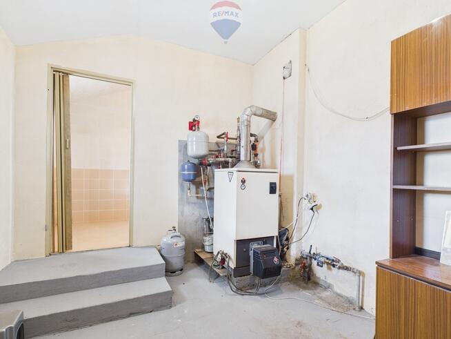 Dom do zamieszkania, duży garaż i działka