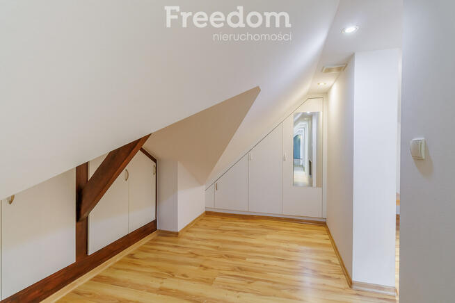 Dwupoziomowe mieszkanie gotowe do zamieszkania!