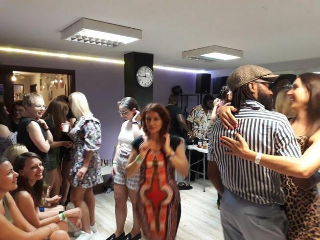 Bachata Salsa Kizomba UrbanKiz Dla Osób Początkujących