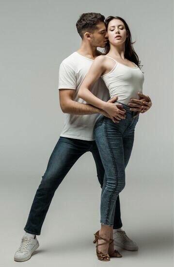 Bachata Salsa Kizomba UrbanKiz Dla Osób Początkujących