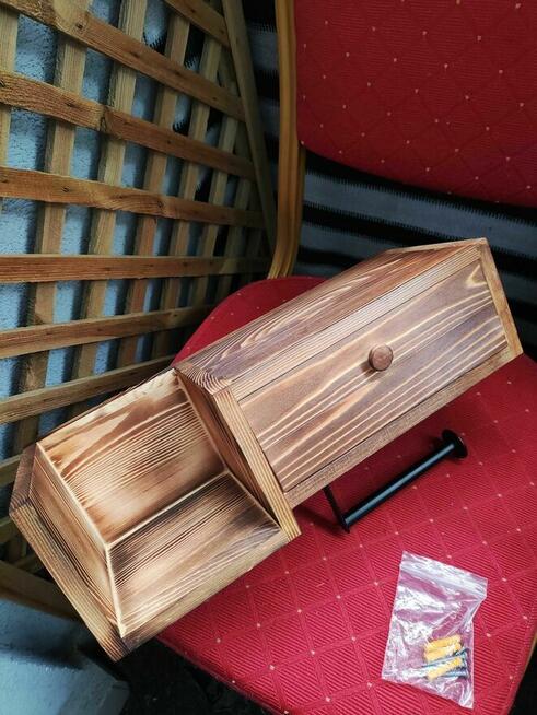 Uchwyt na papier toaletowy szafka brązowa z półka drewniana