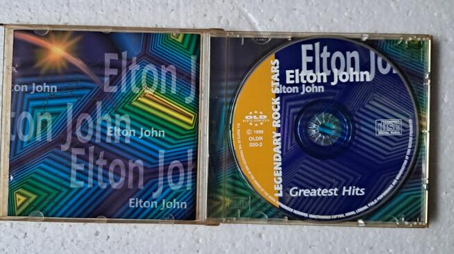 Elton John . Greatest Hits .