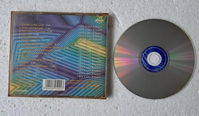 Elton John . Greatest Hits .