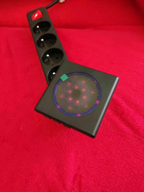 Bezprzewodowy dzwonek do drzwi furtki PewinGo z lampka LED