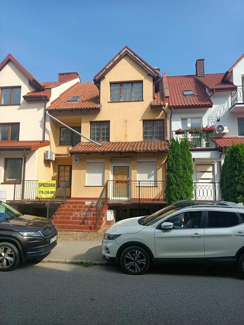 Budynek mieszkalno usługowy w centrum Pisza