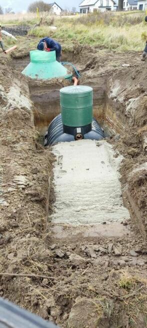 Prace ziemne i brukarstwo.