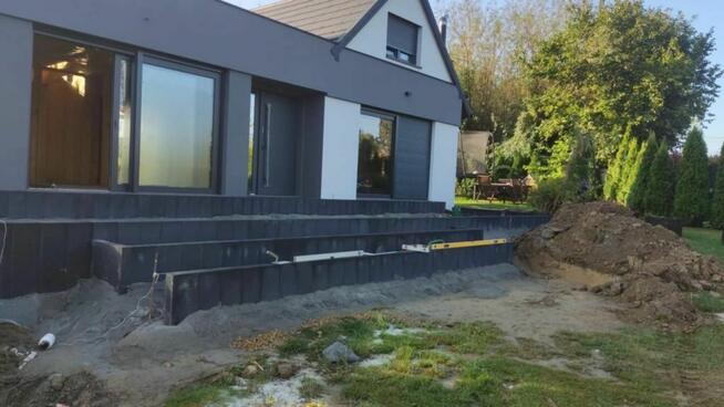 Prace ziemne i brukarstwo.