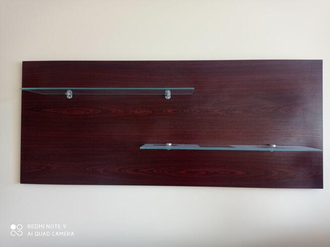 Sprzedam stół, 4 krzesła, komodę, szafkę RTV i półkę.