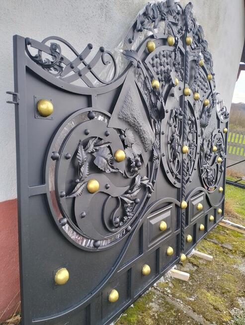 Brama wjazdowa dwuskrzydłowa