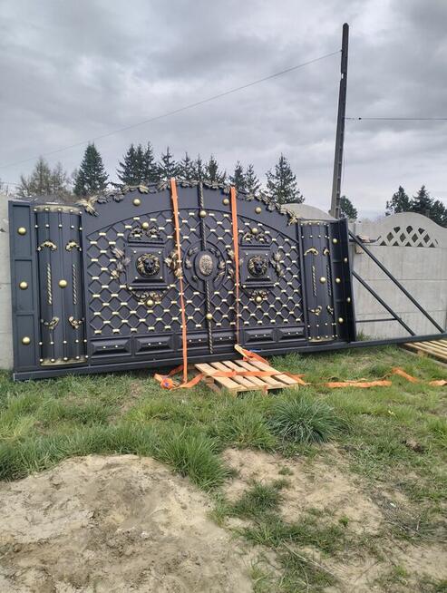 Brama wjazdowa dwuskrzydłowa