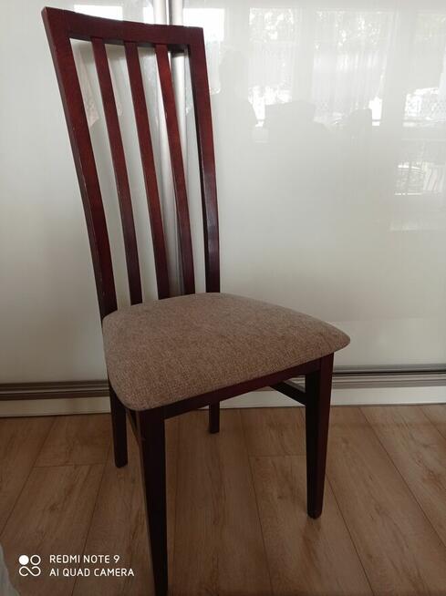 Sprzedam stół, 4 krzesła, komodę, szafkę RTV i półkę.