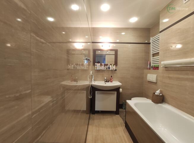 Duży dom w Karlinie. Hotel/Usługi.